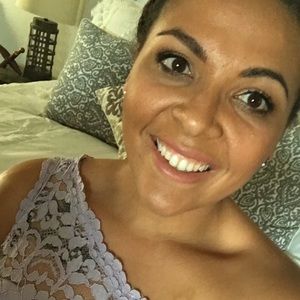 Meet your Posher, Elexus